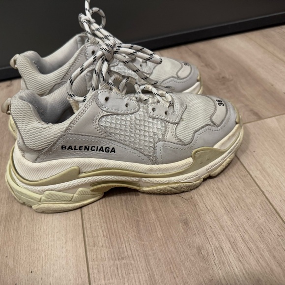 Balenciaga Triple S Trainers - Picture 2 of 9